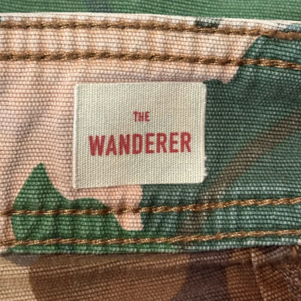 Anthro The Wanderer Camo Shorts, size 27